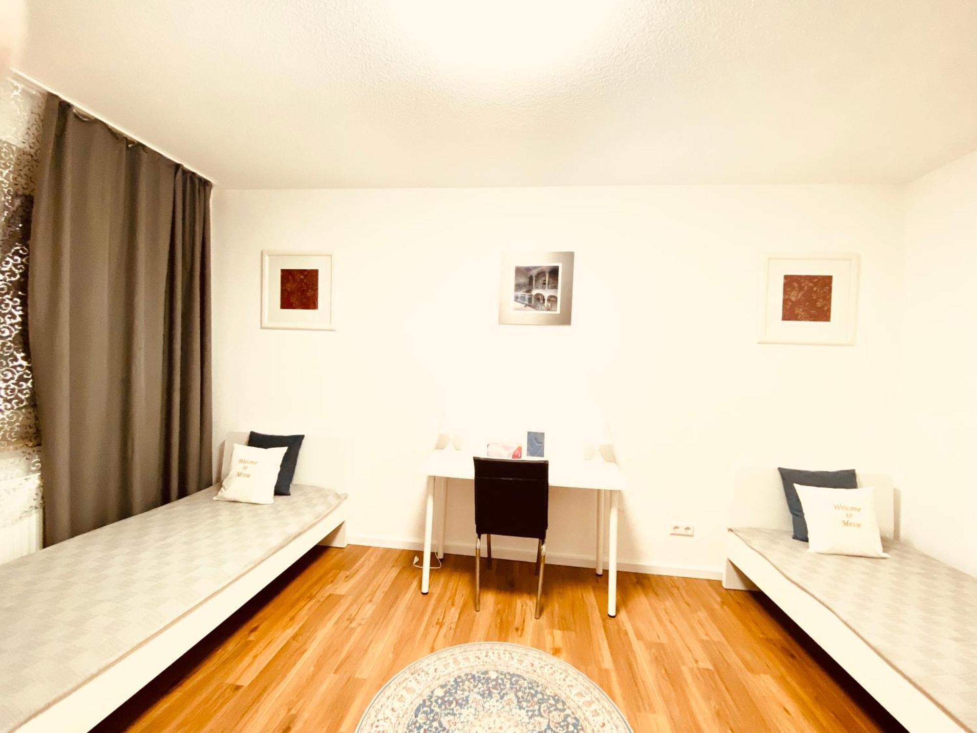 Apartment Welcometomessepremium Three Bedroom Hannover