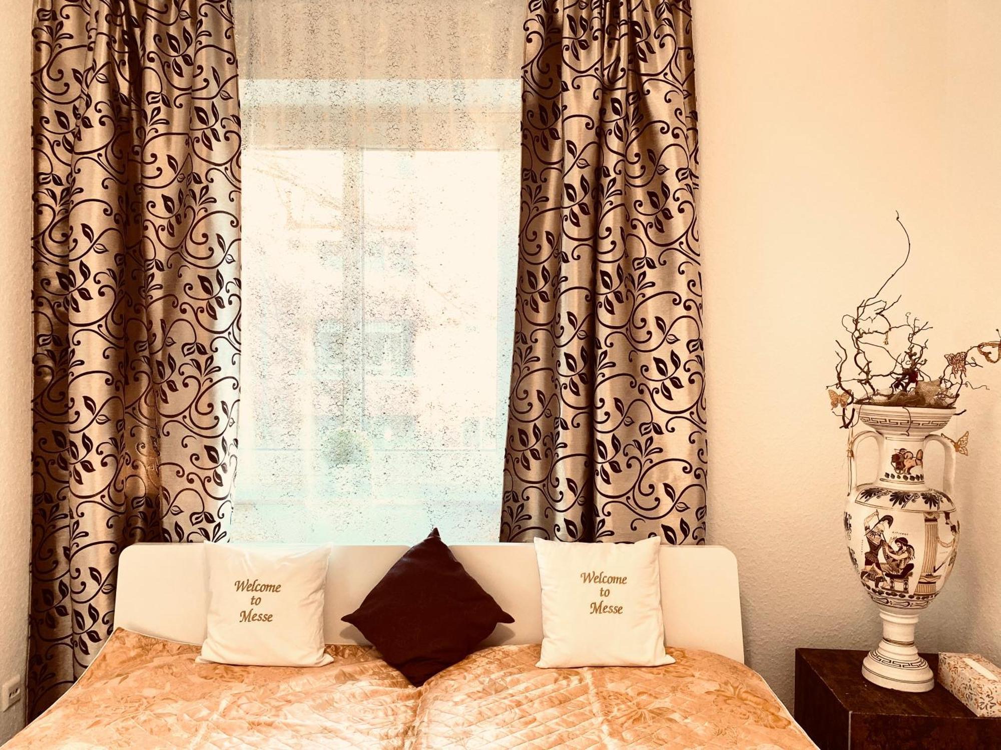 Apartment Welcometomessepremium Three Bedroom