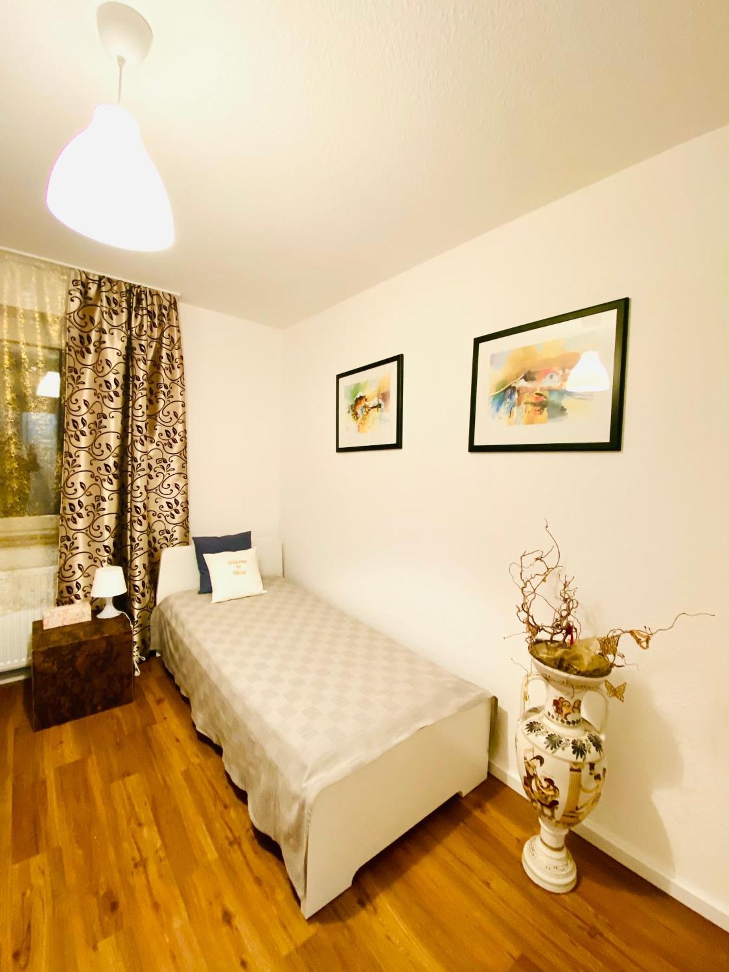 Apartment Welcometomessepremium Three Bedroom