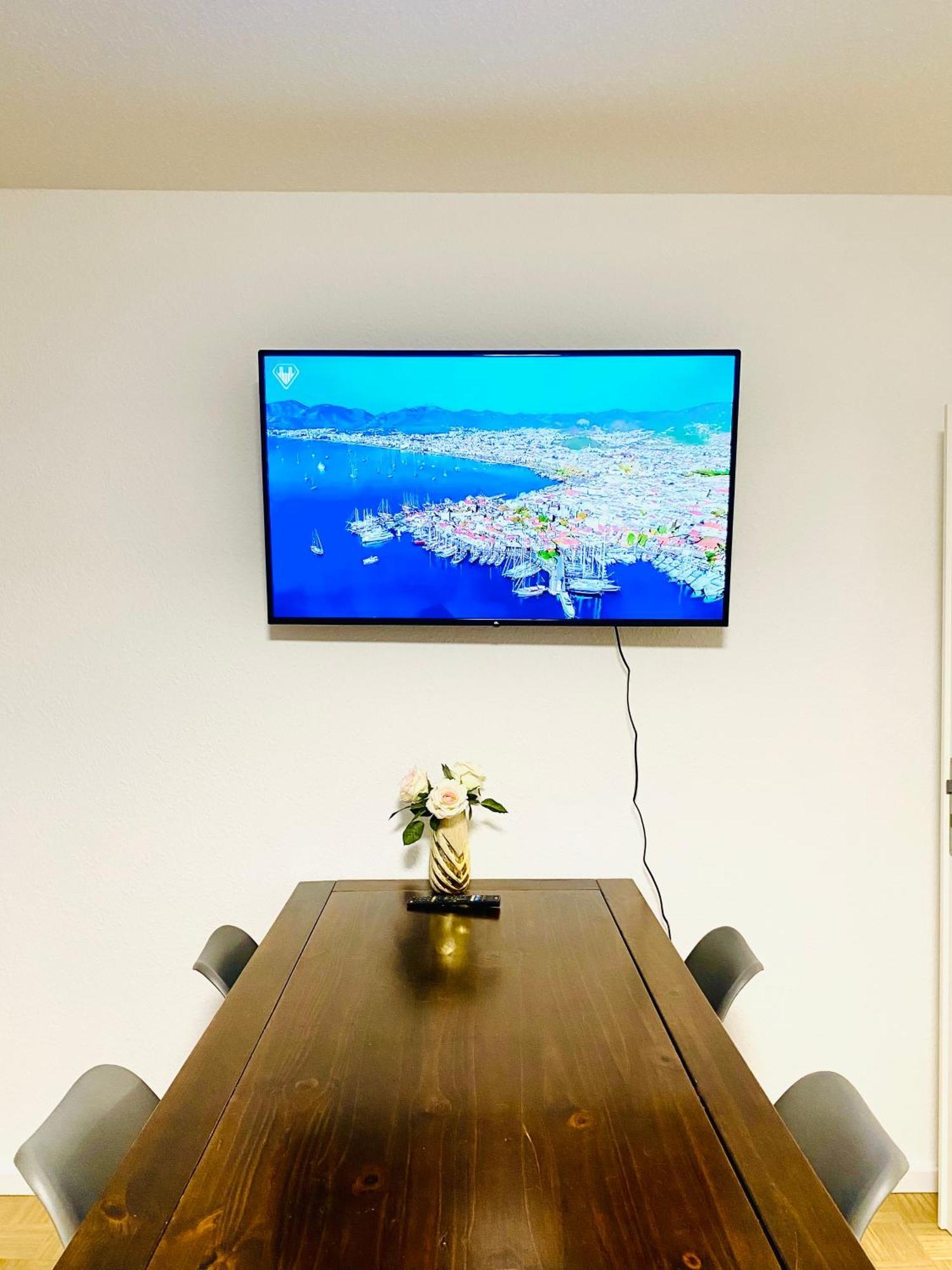 Apartment Welcometomessepremium Three Bedroom Hannover