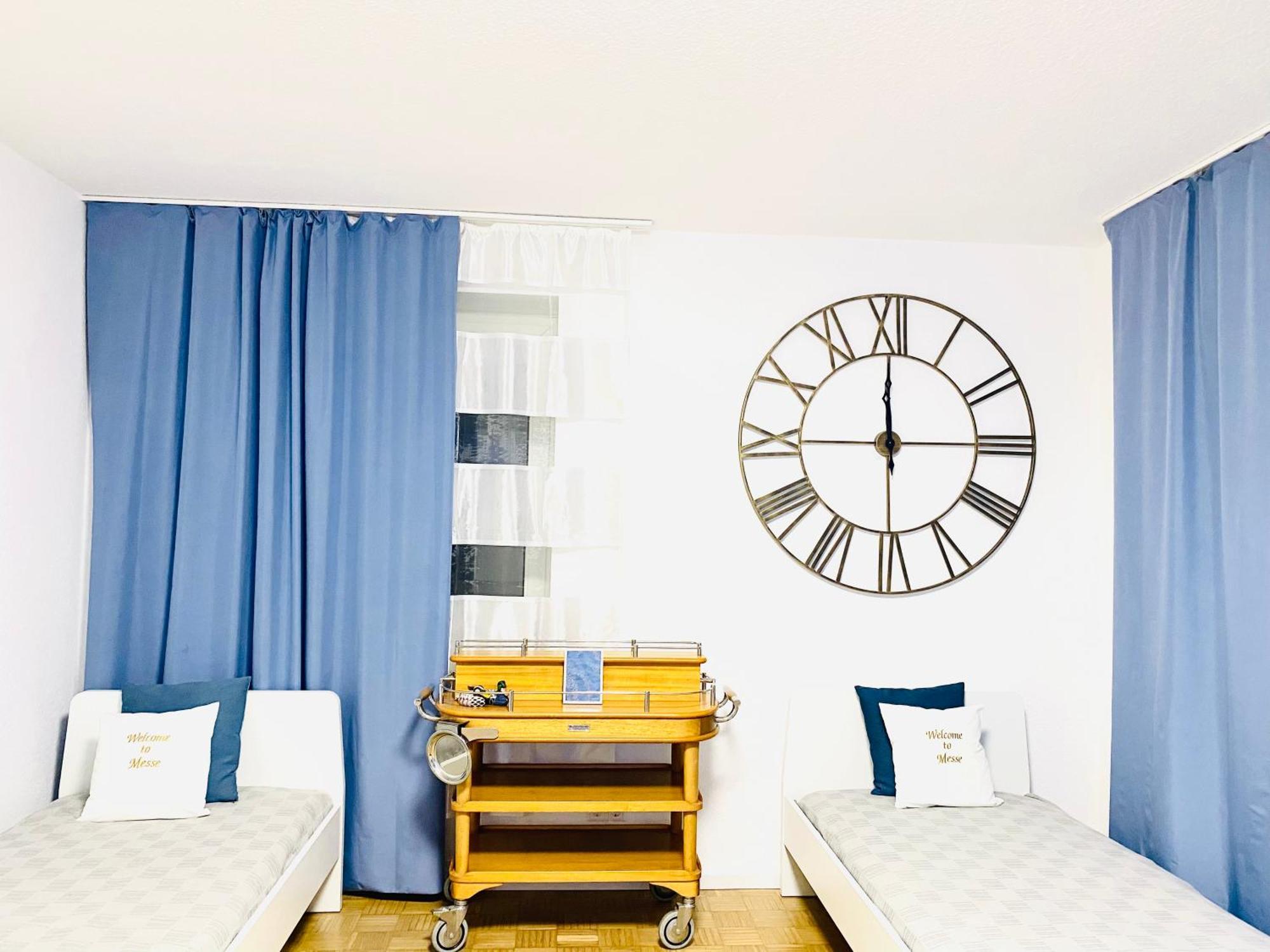 Apartment Welcometomessepremium Three Bedroom *