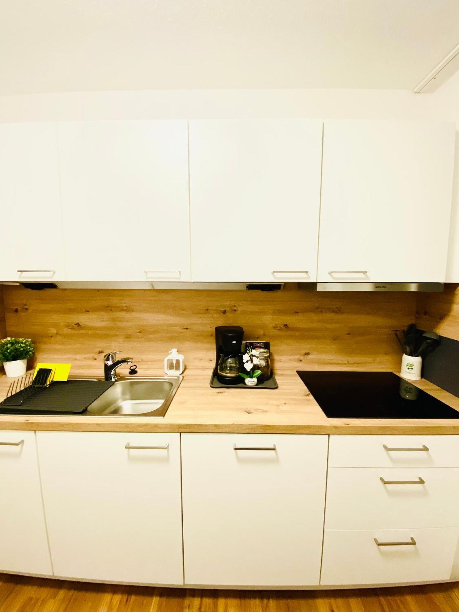 Welcometomessepremium Three Bedroom Apartment *